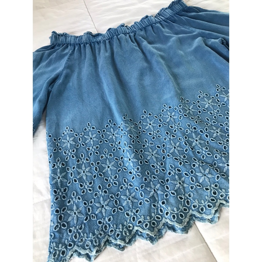 Style Envy Off The Shoulder Eyelit Top